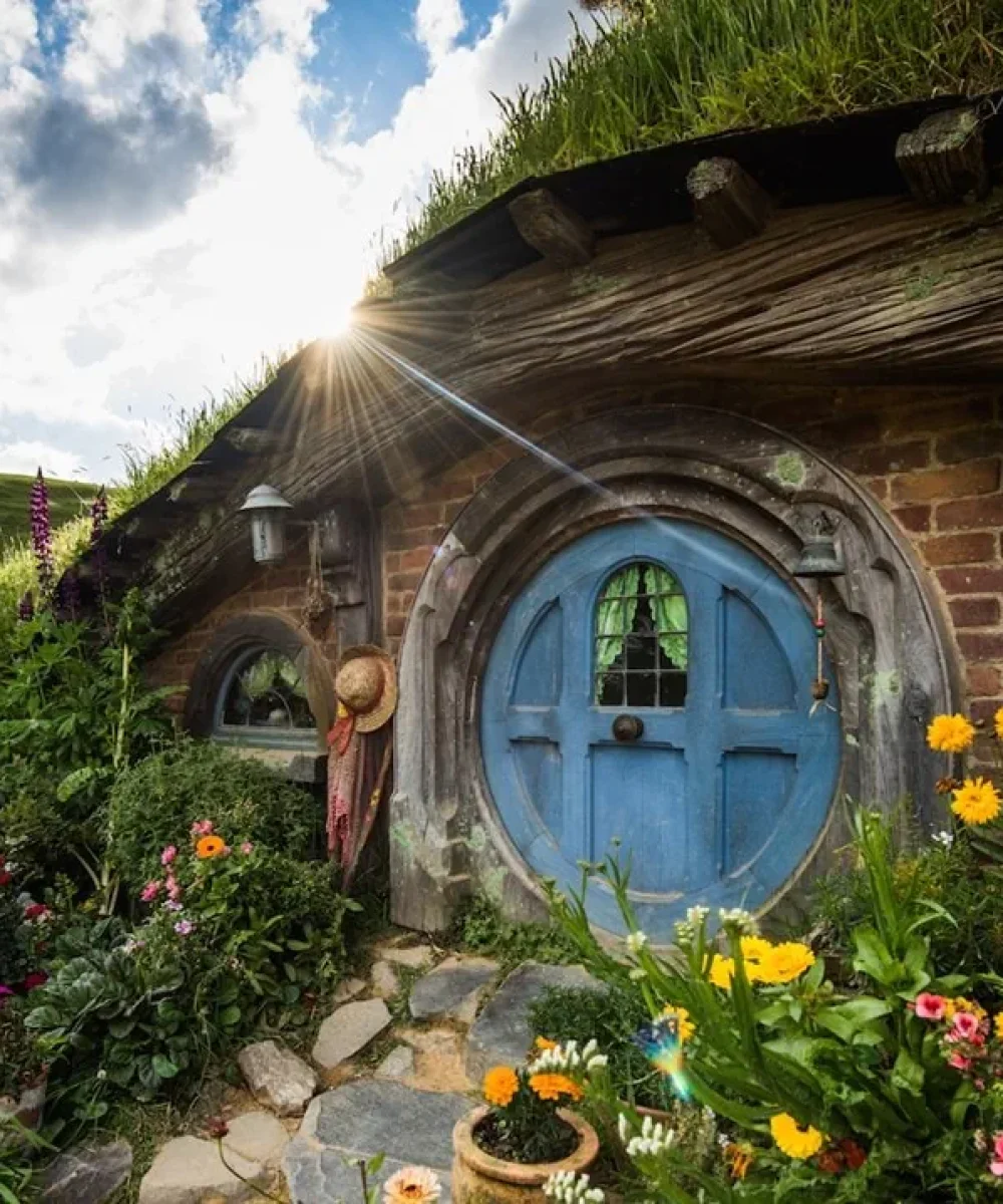 Hobbiton Movie Set